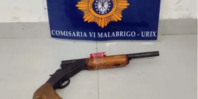 Armado, molestaba a los vecinos, apuntó a la Policía y activó una persecución en plena mañana