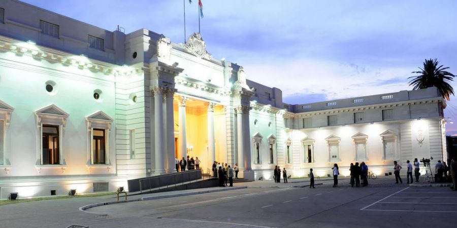 La Legislatura avaló el consenso fiscal que firmó Lifschitz con Macr