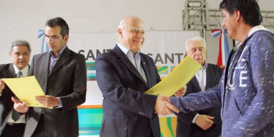 Lifschitz entregó más de 120 escrituras a familias del departamento Vera
