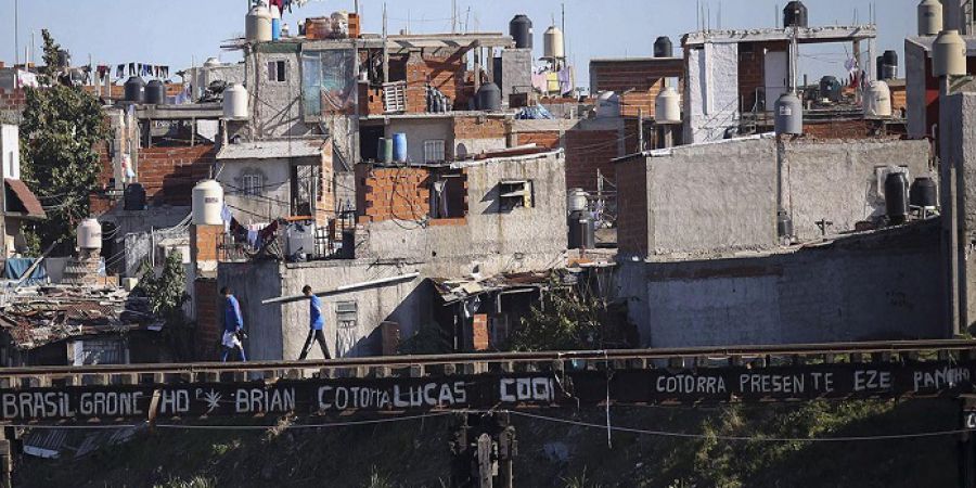 La pobreza subió cinco puntos y ya afecta al 33,6% de la población, según la UCA