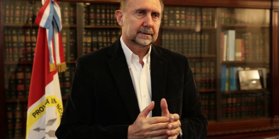 Perotti decretó el congelamiento de sueldos por 180 días