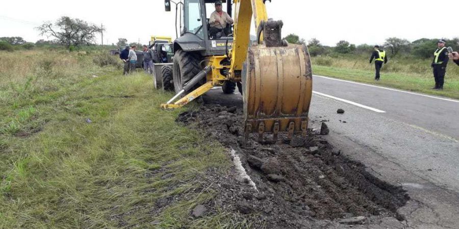 Repararon el gran bache de Ruta Nacional 11 a la altura de Vera