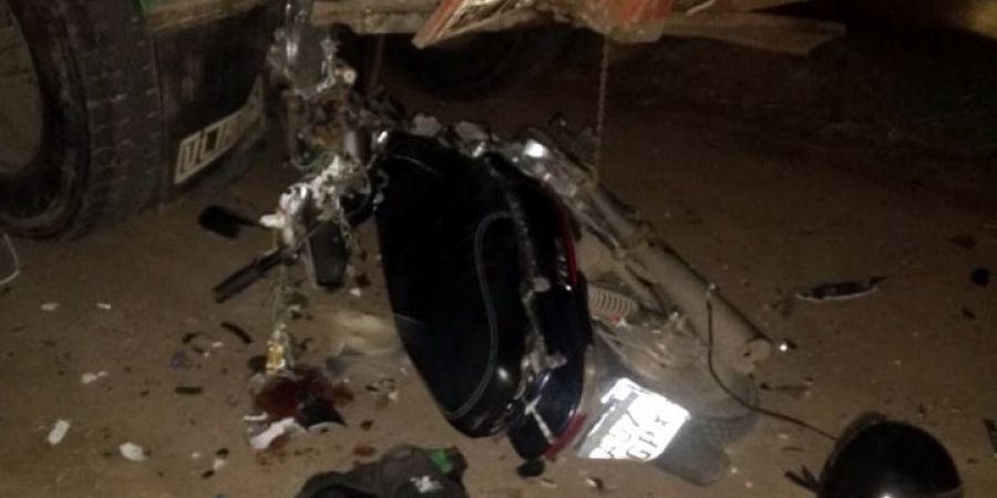 Muere motociclista tras chocar con un camión estacionado