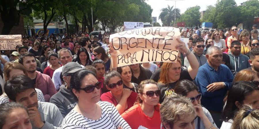 Una multitud pidió por una Guardia Pediátrica de 24 horas frente al Hospital Reconquista