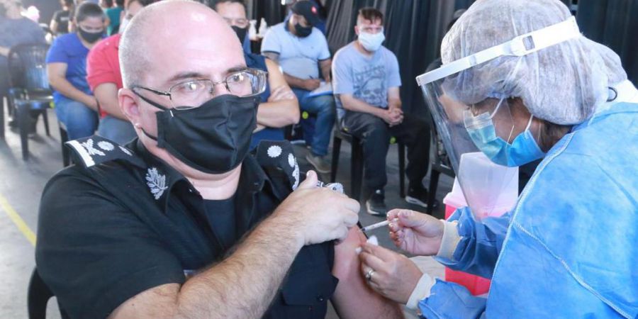 La provincia continúa vacunando a personal de seguridad