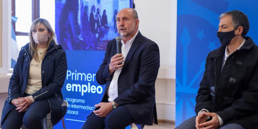 Perotti presentó el programa “Primer Empleo” para jóvenes santafesinos entre 18 y 30 años
