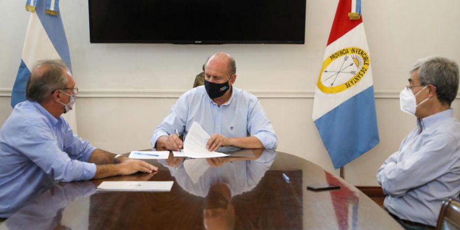 Perotti firmó el decreto de Emergencia Agropecuaria Provincial