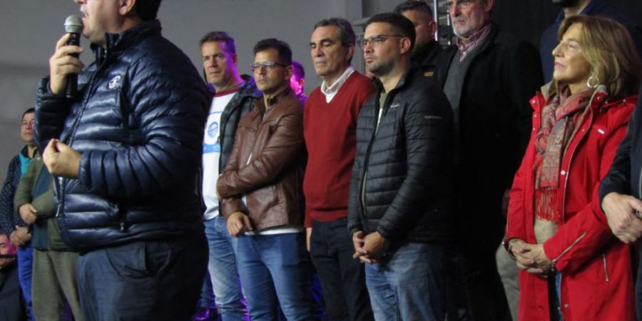 Gabriel Gasparutti y Cintia Chavez participaron del multitudinario cierre de campaña de Enri Vallejos en Reconquista