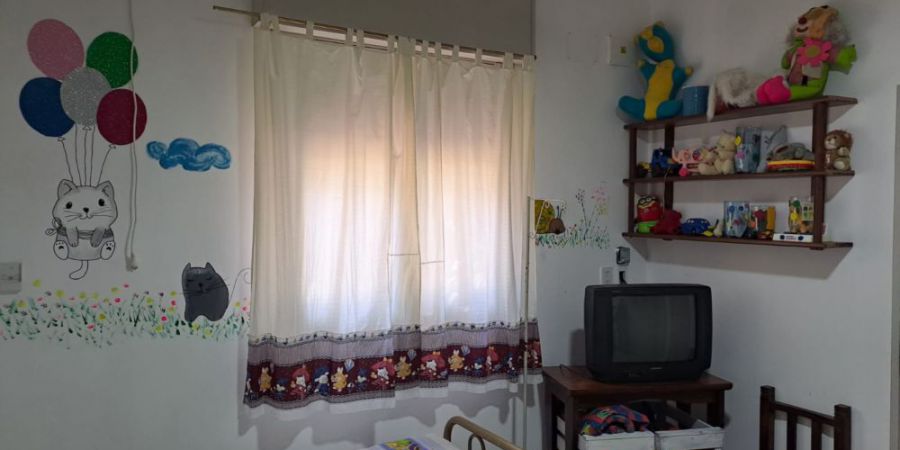 Con el aporte de las Damas Rosas renovaron la sala de niños del Hospital