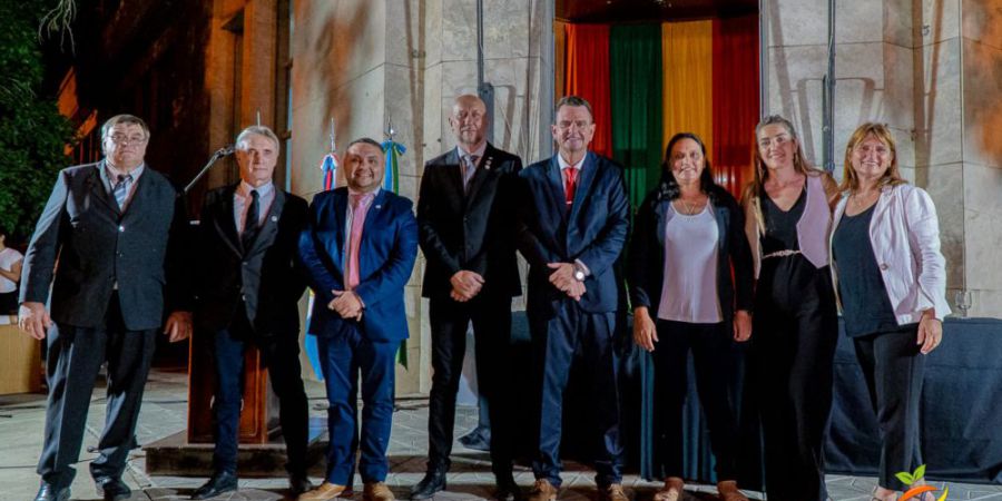 El Intendente Roberto Sponton asumió su segundo mandato al frente del municipio local