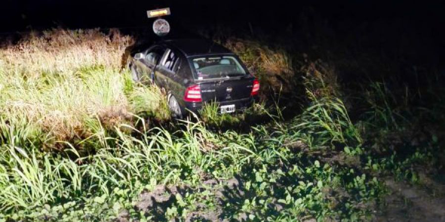 Se despistó un auto en zona rural