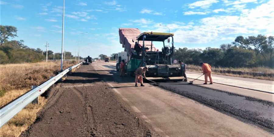 Vialidad Nacional continúa con los trabajos de mejora en la Ruta Nacional 11 a la altura de Vera